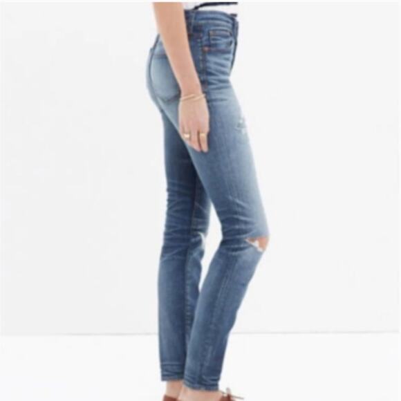 Madewell 9" High-Rise Skinny Jeans: Torn-Knee - Picture 3 of 13